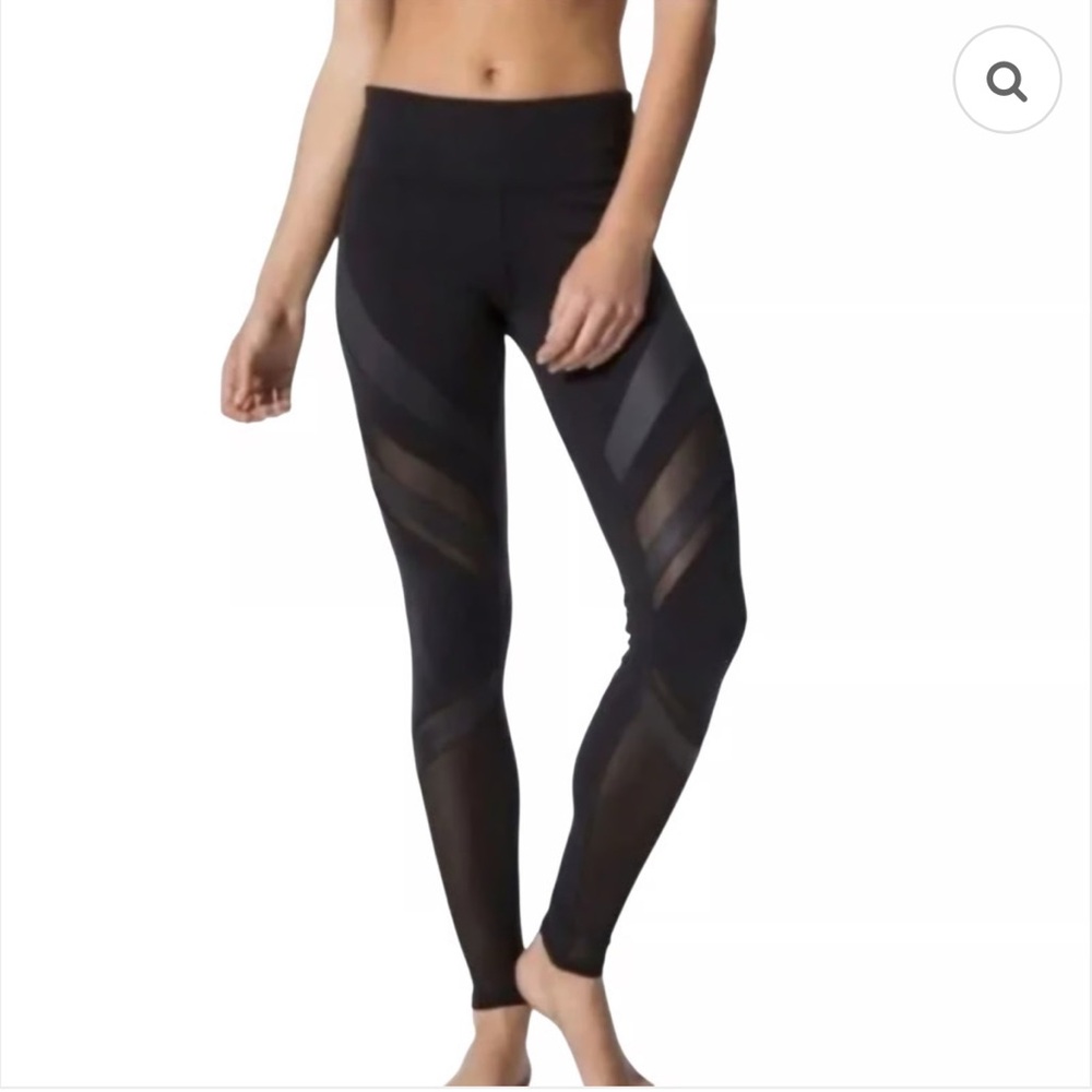 ALO yoga Epic Mesh Leggings. Size small. EUC